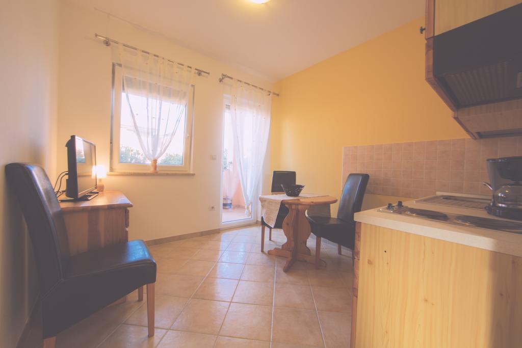 Apartments Meri Ližnjan 객실 사진