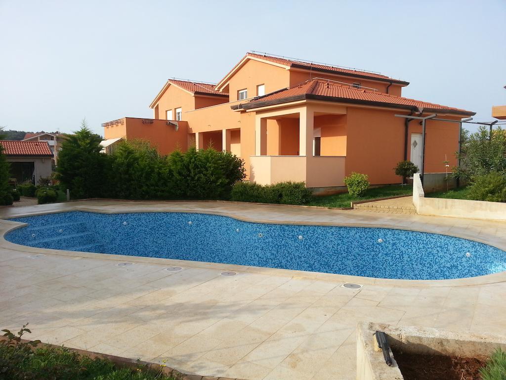 Apartments Meri Ližnjan 외부 사진